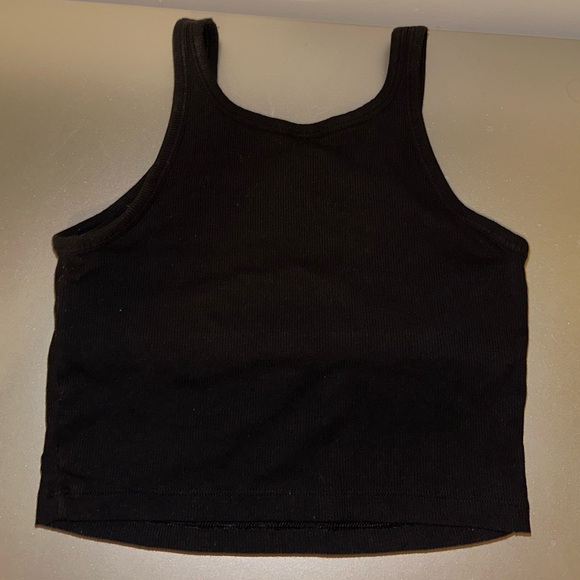 Black Ribbed Cropped Cami - Picture 3 of 3